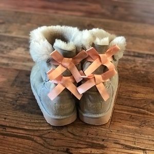 Girls Uggs size 2